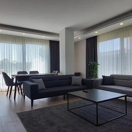 Lejlighed Professionally Maintained, Spacious New Residences Just Minutes From Lara & Kundu Entertainment Zone *