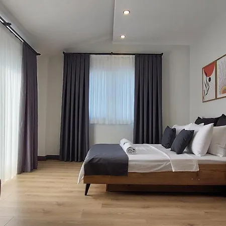 Professionally Maintained, Spacious New Residences Just Minutes From Lara & Kundu Entertainment Zone アパート